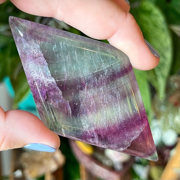 💜Purple Candy Fluorite Polished Crystal Kite Carving, China💜 - Picture 3 of 5